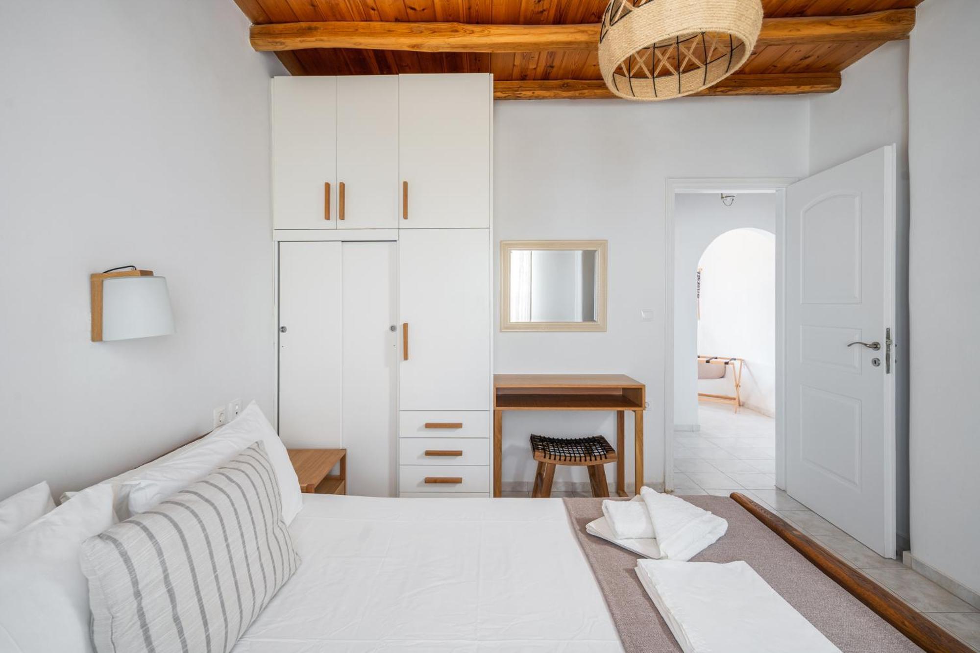 Galazio Seaside Apartments Livadakia Habitación foto