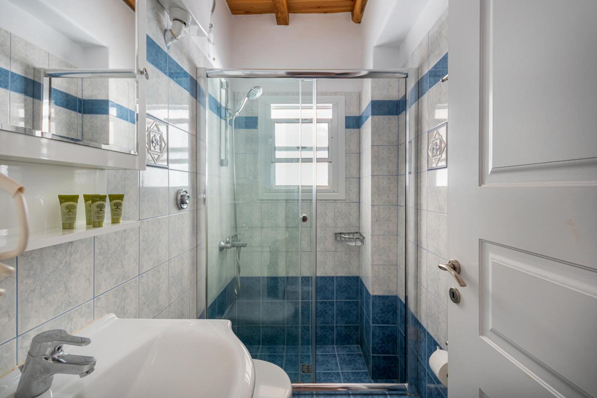 Galazio Seaside Apartments Livadakia Habitación foto